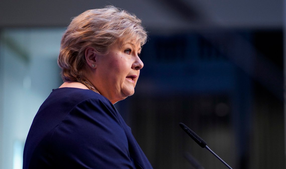 Oslo 20200407.
Statsminister Erna Solberg (H) under en pressekonferanse om hvilke koronatiltak regjeringen ønsker å videreføre i dagene og ukene etter påske.
Foto: Håkon Mosvold Larsen / NTB scanpix Oslo 20200407.
Statsminister Erna Solberg (H) under en pressekonferanse om hvilke koronatiltak regjeringen ønsker å videreføre i dagene og ukene etter påske.
Foto: Håkon Mosvold Larsen / NTB scanpix