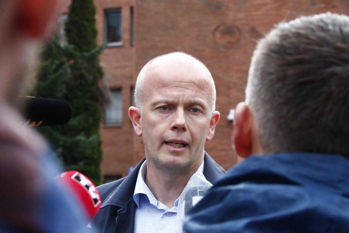 Lillestrøm 20200428.
Tom Hagens advokat Svein Holden ved politistasjonen på Lillestrøm. Anne-Elisabeth Hagens ektemann Tom Hagen er pågrepet i en politiaksjon i Lørenskog. Hans kone har vært savnet i halvannet år.
Foto: Terje Pedersen / NTB scanpix Lillestrøm 20200428.
Tom Hagens advokat Svein Holden ved politistasjonen på Lillestrøm. Anne-Elisabeth Hagens ektemann Tom Hagen er pågrepet i en politiaksjon i Lørenskog. Hans kone har vært savnet i halvannet år.
Foto: Terje Pedersen / NTB scanpix