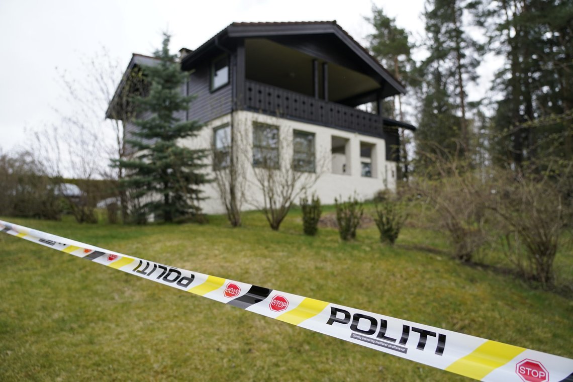 Lørenskog 20200428.
Politiet har sperret av boligen til ekteparet Hagen i Sloraveien 4 på Lørenskog, etter at Anne-Elisabeth Hagens ektemann Tom Hagen ble pågrepet i en politiaksjon i Lørenskog. Hans kone har vært savnet i halvannet år.
Foto: Heiko Junge / NTB scanpix Lørenskog 20200428.
Politiet har sperret av boligen til ekteparet Hagen i Sloraveien 4 på Lørenskog, etter at Anne-Elisabeth Hagens ektemann Tom Hagen ble pågrepet i en politiaksjon i Lørenskog. Hans kone har vært savnet i halvannet år.
Foto: Heiko Junge / NTB scanpix
