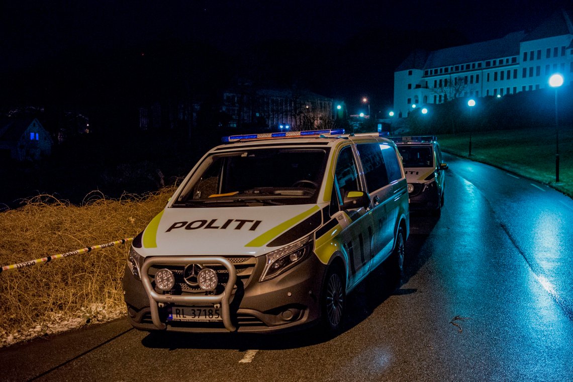 Sandnes 20200403.
Politi ved stedet på Dale i Sandnes der en mann i 50-årene fredag kveld ble skutt av politiet etter at han selv løsnet skudd mot politiet.
Foto: Carina Johansen / NTB scanpix Sandnes 20200403.
Politi ved stedet på Dale i Sandnes der en mann i 50-årene fredag kveld ble skutt av politiet etter at han selv løsnet skudd mot politiet.
Foto: Carina Johansen / NTB scanpix