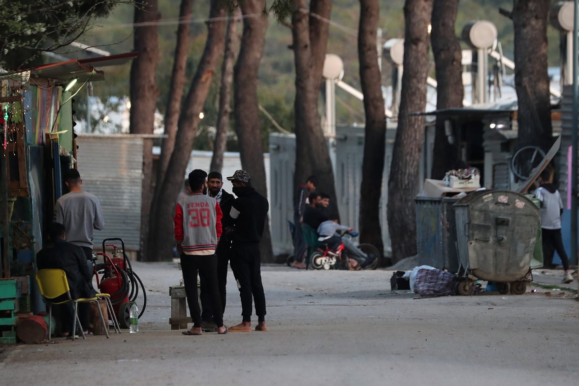 Migrants are seen at the Ritsona camp, during a nationwide lockdown to contain the spread of the coronavirus disease (COVID-19), in Ritsona, Greece, March 31, 2020. Picture taken March 31, 2020. REUTERS/Alkis Konstantinidis Migrants are seen at the Ritsona camp, during a nationwide lockdown to contain the spread of the coronavirus disease (COVID-19), in Ritsona, Greece, March 31, 2020. Picture taken March 31, 2020. REUTERS/Alkis Konstantinidis