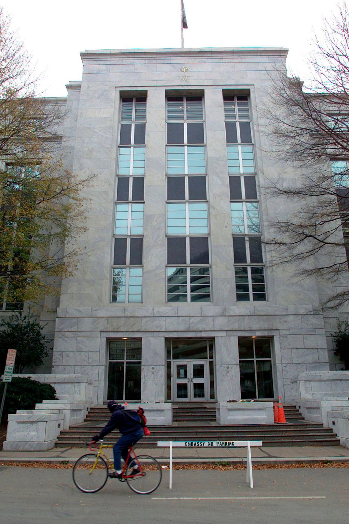 A bike messenger rides his bike past the Saudi Arabian Embassy in Washington in this November 26, 2002 file photo. U.S. authorities broke up an alleged plot to bomb the Israeli and Saudi Arabian embassies in Washington and assassinate the Saudi ambassador to the United States, court documents and a U.S. official said on October 11, 2011. Picture taken November 26, 2002. REUTERS/Brendan McDermid/Files (UNITED STATES - Tags: POLITICS MILITARY) A bike messenger rides his bike past the Saudi Arabian Embassy in Washington in this November 26, 2002 file photo. U.S. authorities broke up an alleged plot to bomb the Israeli and Saudi Arabian embassies in Washington and assassinate the Saudi ambassador to the United States, court documents and a U.S. official said on October 11, 2011. Picture taken November 26, 2002. REUTERS/Brendan McDermid/Files (UNITED STATES - Tags: POLITICS MILITARY)