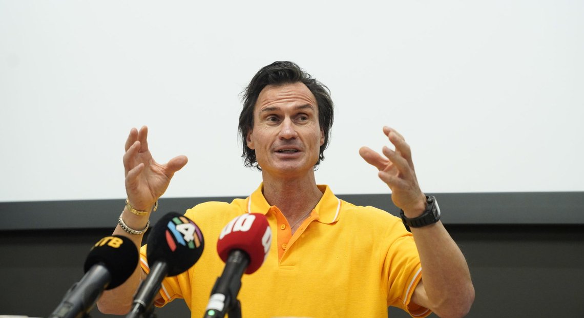 Oslo 20191101.
Petter Stordalen på pressekonferanse med Ving Norge og deres nye eiere.
Foto: Fredrik Hagen / NTB scanpix Oslo 20191101.
Petter Stordalen på pressekonferanse med Ving Norge og deres nye eiere.
Foto: Fredrik Hagen / NTB scanpix
