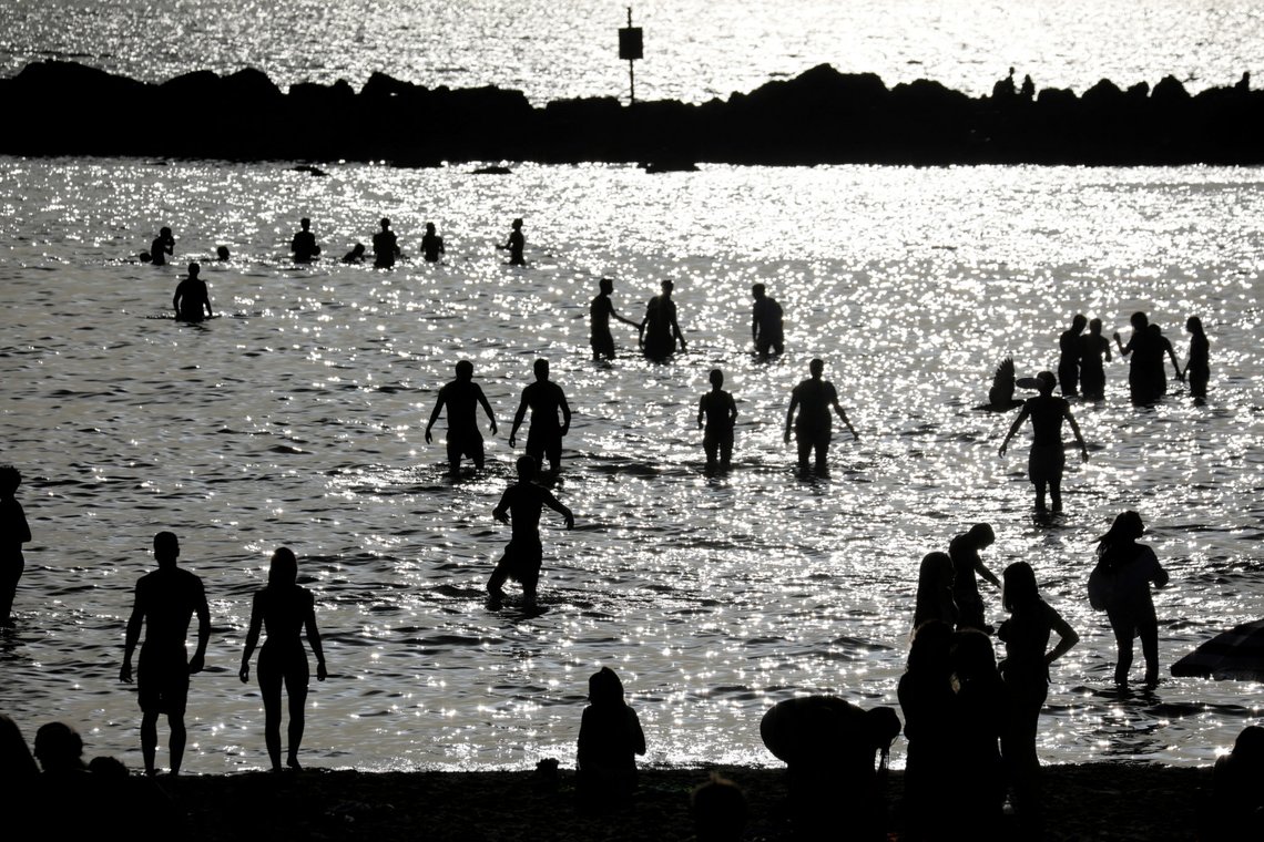 Israelis bathe in the water of the Mediterranean sea in Tel Aviv as coronavirus disease (COVID-19) restrictions ease in Israel May 21, 2020 REUTERS/ Amir Cohen TPX IMAGES OF THE DAY Israelis bathe in the water of the Mediterranean sea in Tel Aviv as coronavirus disease (COVID-19) restrictions ease in Israel May 21, 2020 REUTERS/ Amir Cohen TPX IMAGES OF THE DAY