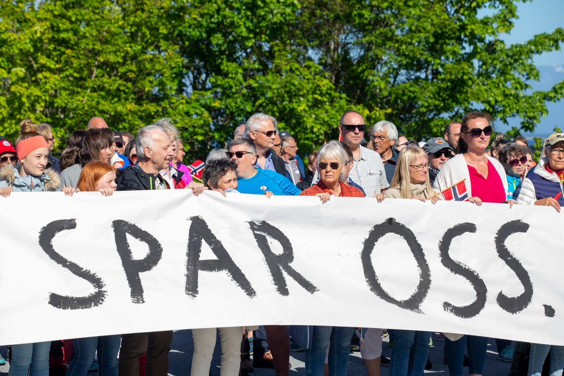 Haramsøy 20200517.
Protestmarkeringen ved Haramsøy skole mot det planlagte vindkraftverket på Haramsøy.
Foto: Svein Ove Ekornesvåg / NTB scanpix Haramsøy 20200517.
Protestmarkeringen ved Haramsøy skole mot det planlagte vindkraftverket på Haramsøy.
Foto: Svein Ove Ekornesvåg / NTB scanpix