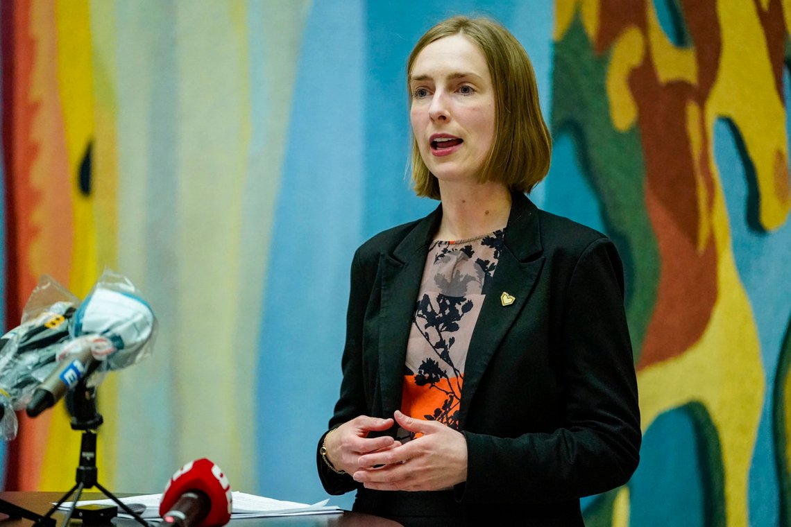 Oslo 20200319.
Næringsminister Iselin Nybø (V) på pressekonferanse om luftfarten som ble holdt i Vandrehallen i Stortinget torsdag kveld.
Foto: Fredrik Hagen / NTB scanpix Oslo 20200319.
Næringsminister Iselin Nybø (V) på pressekonferanse om luftfarten som ble holdt i Vandrehallen i Stortinget torsdag kveld.
Foto: Fredrik Hagen / NTB scanpix