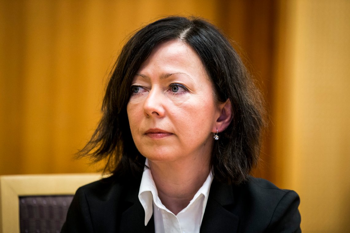Oslo 20140325.
Liv Øyen, leder i Spesialenheten for politisaker, representerer aktoratet i fengslingsmøtet for den korrupsjonssiktede politioverbetjenten Eirik Jensen i Oslo tingrett tirsdag.
Foto: Erlend Aas / NTB scanpix Oslo 20140325.
Liv Øyen, leder i Spesialenheten for politisaker, representerer aktoratet i fengslingsmøtet for den korrupsjonssiktede politioverbetjenten Eirik Jensen i Oslo tingrett tirsdag.
Foto: Erlend Aas / NTB scanpix