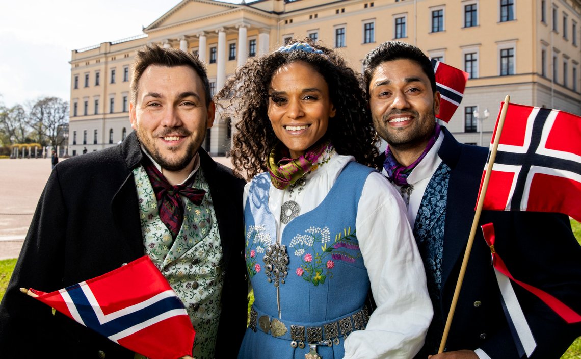 Oslo 20180502.
F.v: Dennis Vareide, Haddy N'Jie og Noman Mubashir skal lede TV-sendingen hos NRK 17. mai.
Foto: Tore Meek / NTB scanpix Oslo 20180502.
F.v: Dennis Vareide, Haddy N'Jie og Noman Mubashir skal lede TV-sendingen hos NRK 17. mai.
Foto: Tore Meek / NTB scanpix