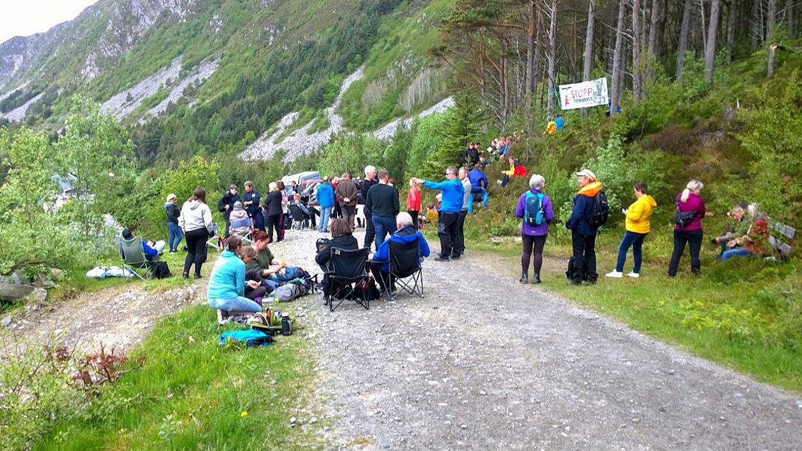 Haramsøya på Sunnmøre 20200604.
Vindkrafts demonstranter på Haramsøya på Sunnmøre torsdag.
Foto: Olav Skarstein, Lokalavisa Nordre / NTB scanpix Haramsøya på Sunnmøre 20200604.
Vindkrafts demonstranter på Haramsøya på Sunnmøre torsdag.
Foto: Olav Skarstein, Lokalavisa Nordre / NTB scanpix