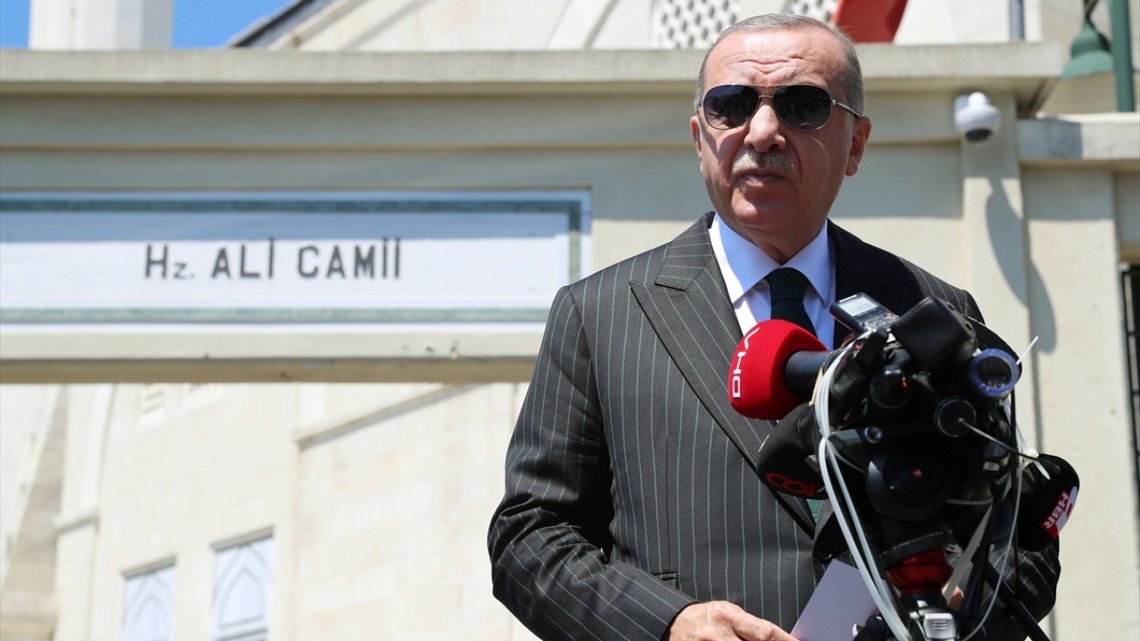 Recep Tayyip Erdogan taler til pressen etter åpning av en ny moské i Istanbul, fredag 3.7.20. Foto: Murat Cetinmuhurdar / Turkish Presidential Press Office Recep Tayyip Erdogan taler til pressen etter åpning av en ny moské i Istanbul, fredag 3.7.20. Foto: Murat Cetinmuhurdar / Turkish Presidential Press Office