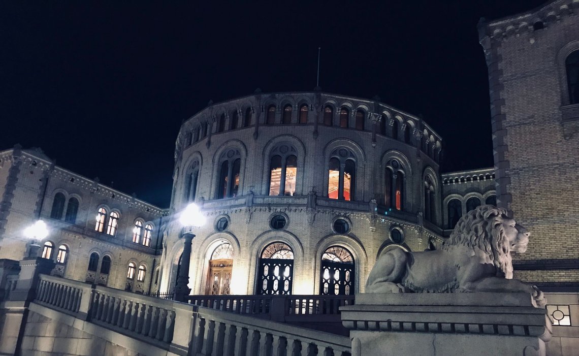 Hastverk og populisme preger det norske Storting og dets politikere, og vedtak fattes til skade for enkeltindividet, næringslivet og samfunnet. Stortinget. Foto: Document Hastverk og populisme preger det norske Storting og dets politikere, og vedtak fattes til skade for enkeltindividet, næringslivet og samfunnet. Stortinget. Foto: Document