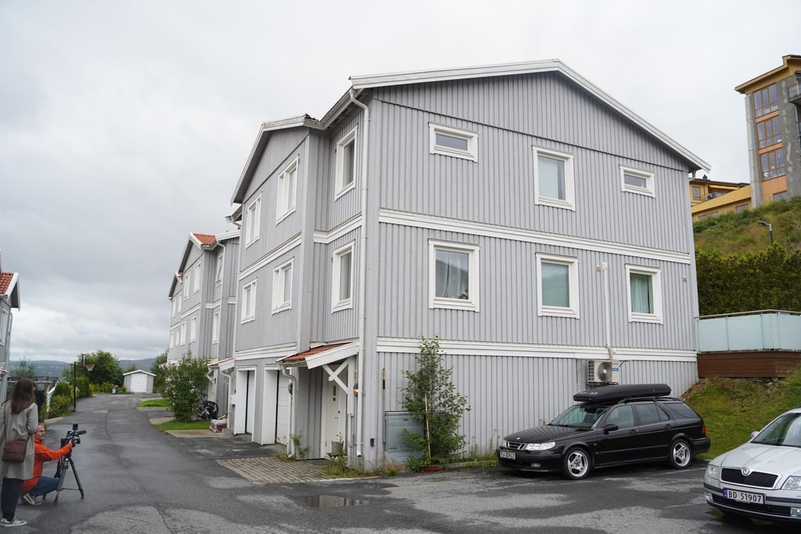 Oslo 20200719.
Øst politidistrikt melder at to barn er funnet døde på en privat adresse i Lørenskog. Moren ble funnet kritisk skadd på samme sted. Politiet aksjonerte med store styrker i dette nabolaget på Fjerdingby, søndag ettermiddag.
Foto: Fredrik Hagen / NTB scanpix Oslo 20200719.
Øst politidistrikt melder at to barn er funnet døde på en privat adresse i Lørenskog. Moren ble funnet kritisk skadd på samme sted. Politiet aksjonerte med store styrker i dette nabolaget på Fjerdingby, søndag ettermiddag.
Foto: Fredrik Hagen / NTB scanpix