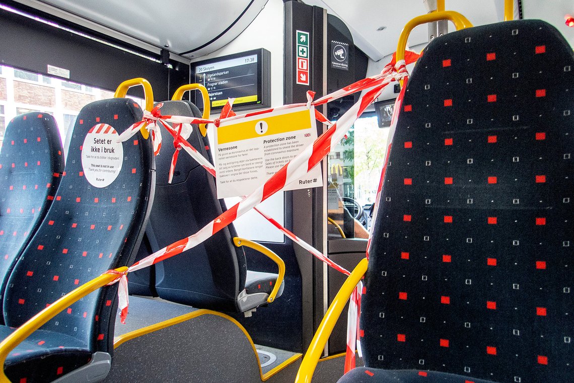 Oslo 20200527.
Vy buss med sperrebånd og sete er ikke i bruk i disse koronatider.
Foto: Gorm Kallestad / NTB scanpix Oslo 20200527.
Vy buss med sperrebånd og sete er ikke i bruk i disse koronatider.
Foto: Gorm Kallestad / NTB scanpix