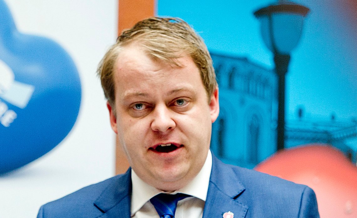 Oslo 20150312.
Arkivbilde av Erlend Wiborg (Frp) som er ny leder i arbeids- og sosialkomiteen.
Foto: Jon Olav Nesvold / NTB scanpix Oslo 20150312.
Arkivbilde av Erlend Wiborg (Frp) som er ny leder i arbeids- og sosialkomiteen.
Foto: Jon Olav Nesvold / NTB scanpix