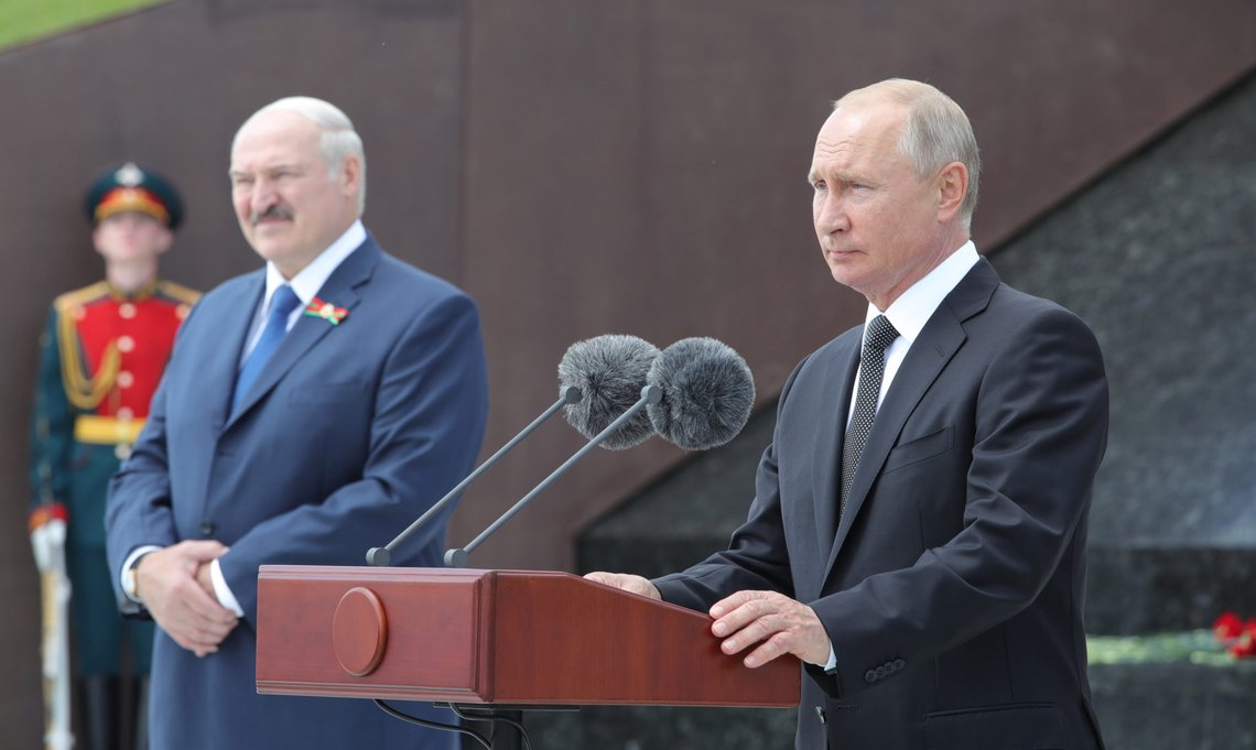 Russian President Vladimir Putin and his Belarusian counterpart Alexander Lukashenko attend a ceremony unveiling a World War Two memorial to the Soviet Soldier near Rzhev in Tver Region, Russia June 30, 2020. Sputnik/Mikhail Klimentyev/Kremlin via REUTERS ATTENTION EDITORS - THIS IMAGE WAS PROVIDED BY A THIRD PARTY. Russian President Vladimir Putin and his Belarusian counterpart Alexander Lukashenko attend a ceremony unveiling a World War Two memorial to the Soviet Soldier near Rzhev in Tver Region, Russia June 30, 2020. Sputnik/Mikhail Klimentyev/Kremlin via REUTERS ATTENTION EDITORS - THIS IMAGE WAS PROVIDED BY A THIRD PARTY.