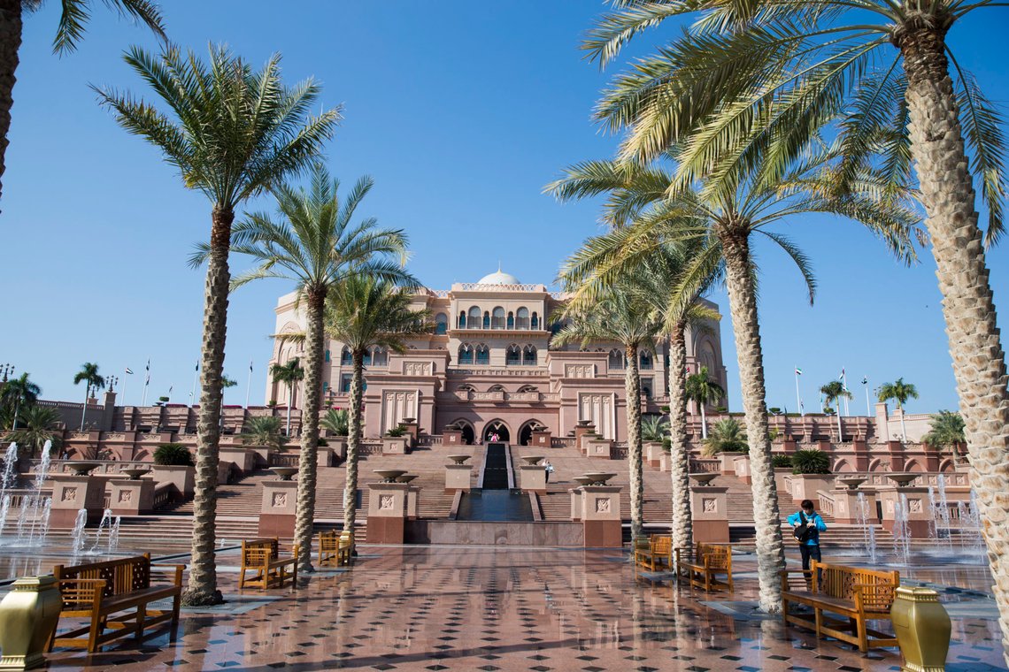 ABU DHABI, DE FORENTE ARABISKE EMIRATER 20140117.
Emirates Palace Hotel i Abu Dhabi
Foto: Berit Roald / NTB scanpix ABU DHABI, DE FORENTE ARABISKE EMIRATER 20140117.
Emirates Palace Hotel i Abu Dhabi
Foto: Berit Roald / NTB scanpix