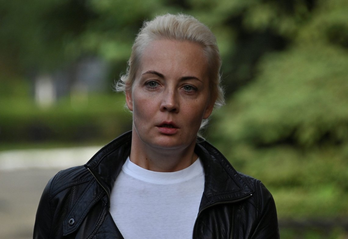 Yulia Navalnaya, wife of Russian opposition leader Alexei Navalny walks near a hospital, where Alexei receives medical treatment in Omsk, Russia August 21, 2020. Navalny was taken ill with suspected poisoning en route from Tomsk to Moscow on a plane, which made an emergency landing in Omsk. REUTERS/Alexey Malgavko Yulia Navalnaya, wife of Russian opposition leader Alexei Navalny walks near a hospital, where Alexei receives medical treatment in Omsk, Russia August 21, 2020. Navalny was taken ill with suspected poisoning en route from Tomsk to Moscow on a plane, which made an emergency landing in Omsk. REUTERS/Alexey Malgavko