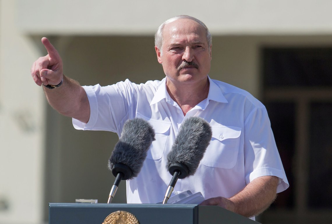 Belarusian President Alexander Lukashenko gestures as he delivers a speech during a rally of his supporters near the Government House in Independence Square in Minsk, Belarus August 16, 2020. REUTERS/Stringer NO RESALES. NO ARCHIVES TPX IMAGES OF THE DAY Belarusian President Alexander Lukashenko gestures as he delivers a speech during a rally of his supporters near the Government House in Independence Square in Minsk, Belarus August 16, 2020. REUTERS/Stringer NO RESALES. NO ARCHIVES TPX IMAGES OF THE DAY