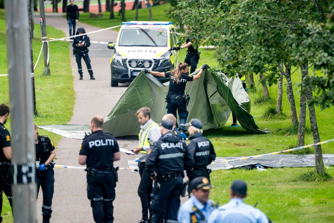 Oslo 20200825.
Nødetatene på stedet der en person skal ha blitt knivstukket på Stovner i Oslo.
Foto: Gorm Kallestad / NTB scanpix Oslo 20200825.
Nødetatene på stedet der en person skal ha blitt knivstukket på Stovner i Oslo.
Foto: Gorm Kallestad / NTB scanpix