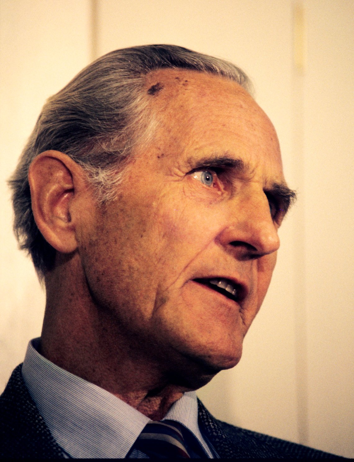 OSLO 19871019. Politiinspektør Ørnulf Tofte ved overvåkningssentralen i Oslo.
Foto: Bjørn-Ove Holmberg / NTB scanpix OSLO 19871019. Politiinspektør Ørnulf Tofte ved overvåkningssentralen i Oslo.
Foto: Bjørn-Ove Holmberg / NTB scanpix