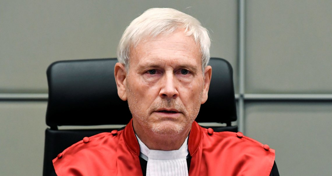 Judge David Re, Presiding Judge, attends a session of the United Nations-backed Lebanon Tribunal handing down a judgement in the case of four men being tried in absentia for the 2005 bombing that killed former Prime Minister Rafik al-Hariri and 21 other people, in Leidschendam, Netherlands August 18, 2020. REUTERS/Piroschka Van De Wouw/Pool Judge David Re, Presiding Judge, attends a session of the United Nations-backed Lebanon Tribunal handing down a judgement in the case of four men being tried in absentia for the 2005 bombing that killed former Prime Minister Rafik al-Hariri and 21 other people, in Leidschendam, Netherlands August 18, 2020. REUTERS/Piroschka Van De Wouw/Pool