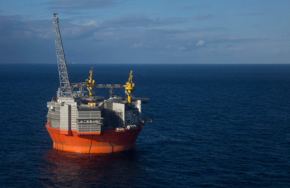 Goliat-feltet, NOR 20160418.
120 ansatte arbeider på Goliat-plattformen i oppstartsfasen. Når riggen går over i ordinær produksjon, vil det til enhver tid være om lag 30 ansatte ombord.
Foto: Jan-Morten Bjørnbakk / NTB scanpix Goliat-feltet, NOR 20160418.
120 ansatte arbeider på Goliat-plattformen i oppstartsfasen. Når riggen går over i ordinær produksjon, vil det til enhver tid være om lag 30 ansatte ombord.
Foto: Jan-Morten Bjørnbakk / NTB scanpix