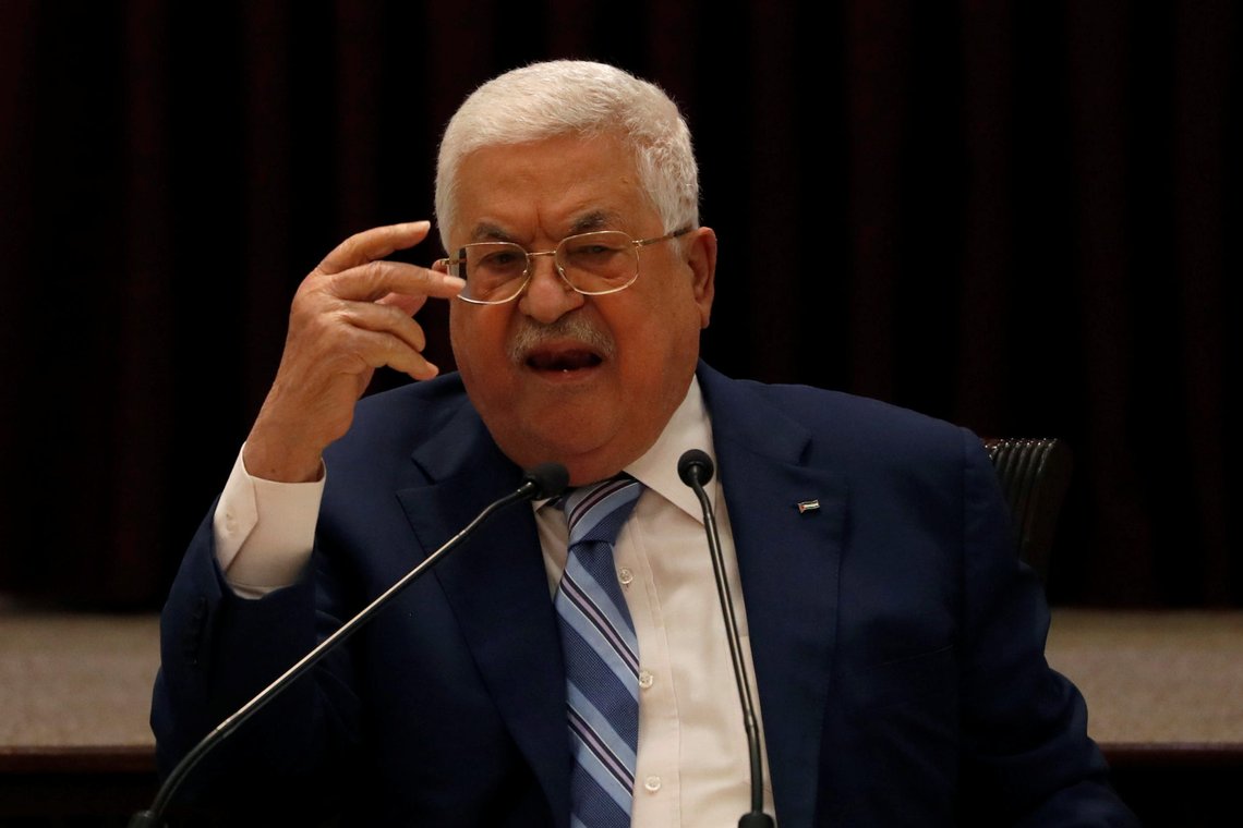 President Mahmoud Abbas gestures during a meeting with the Palestinian leadership to discuss the United Arab Emirates' deal with Israel to normalize relations, in Ramallah in the Israeli-occupied West Bank August 18, 2020. REUTERS/Mohamad Torokman/Pool President Mahmoud Abbas gestures during a meeting with the Palestinian leadership to discuss the United Arab Emirates' deal with Israel to normalize relations, in Ramallah in the Israeli-occupied West Bank August 18, 2020. REUTERS/Mohamad Torokman/Pool