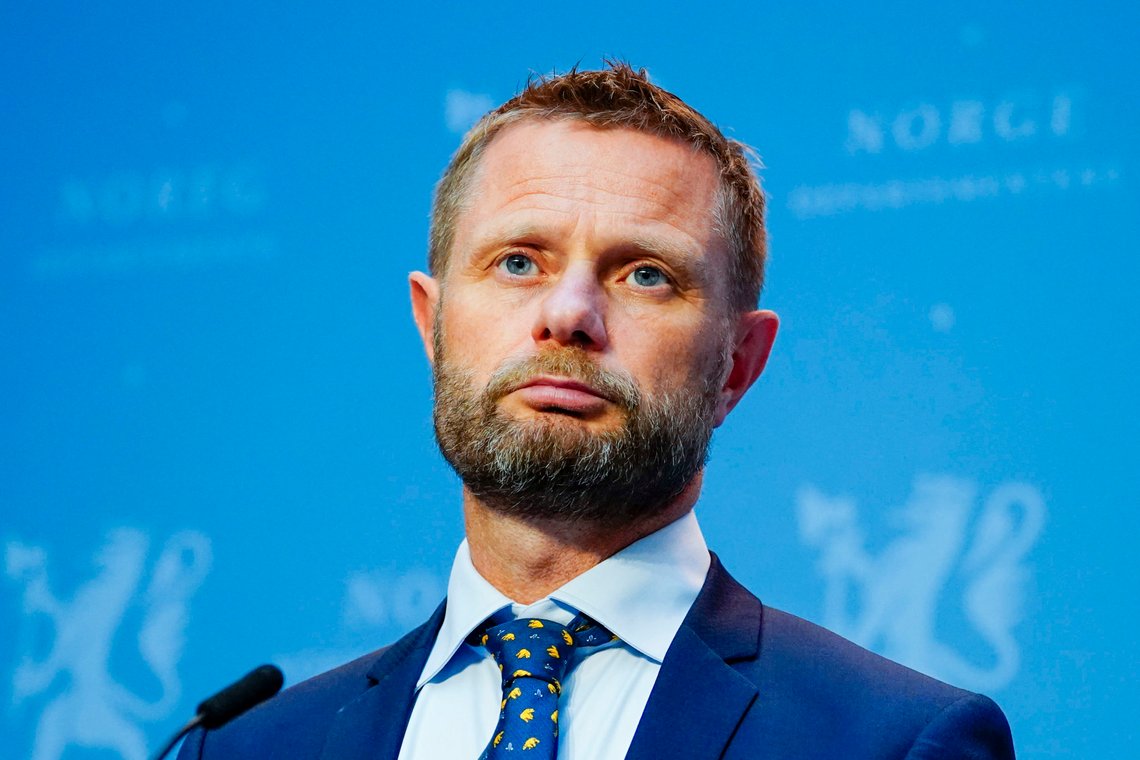 Oslo 20200812.
Helseminister Bent Høie (H) under en pressekonferanse om koronasituasjonen i Marmorhallen i Oslo onsdag.
Foto: Håkon Mosvold Larsen / NTB Oslo 20200812.
Helseminister Bent Høie (H) under en pressekonferanse om koronasituasjonen i Marmorhallen i Oslo onsdag.
Foto: Håkon Mosvold Larsen / NTB