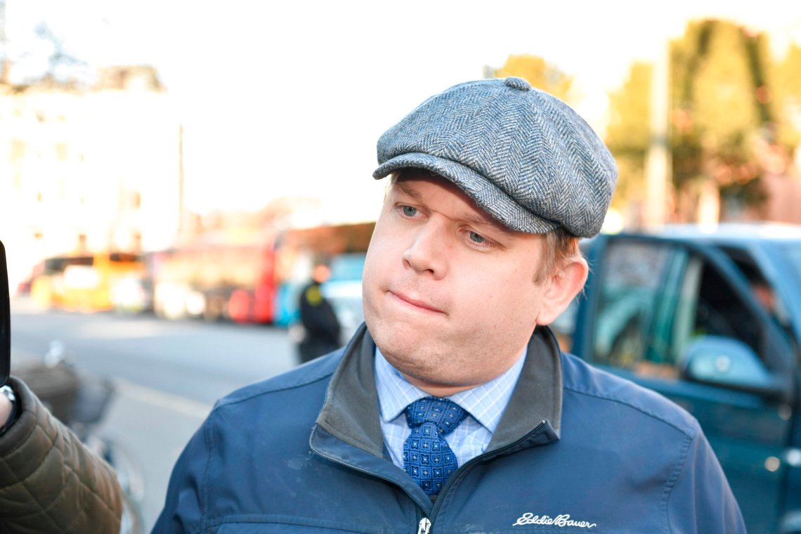 København 20190415.
Den rasismedømte, islamkritiske Rasmus Paludan i TV2's GO' Aften Danmark, som sendes fra Tivoli i København, mandag den 15. april 2019. Rasmus Paludans demonstrasjon i Albertslund ble avlyst tidligere mandag. Søndag førte hans demonstrasjon på Blågårds Plass på Nørrebro store uroligheter..
Foto: Anthon Unger/Ritzau Scanpix / NTB scanpix København 20190415.
Den rasismedømte, islamkritiske Rasmus Paludan i TV2's GO' Aften Danmark, som sendes fra Tivoli i København, mandag den 15. april 2019. Rasmus Paludans demonstrasjon i Albertslund ble avlyst tidligere mandag. Søndag førte hans demonstrasjon på Blågårds Plass på Nørrebro store uroligheter..
Foto: Anthon Unger/Ritzau Scanpix / NTB scanpix
