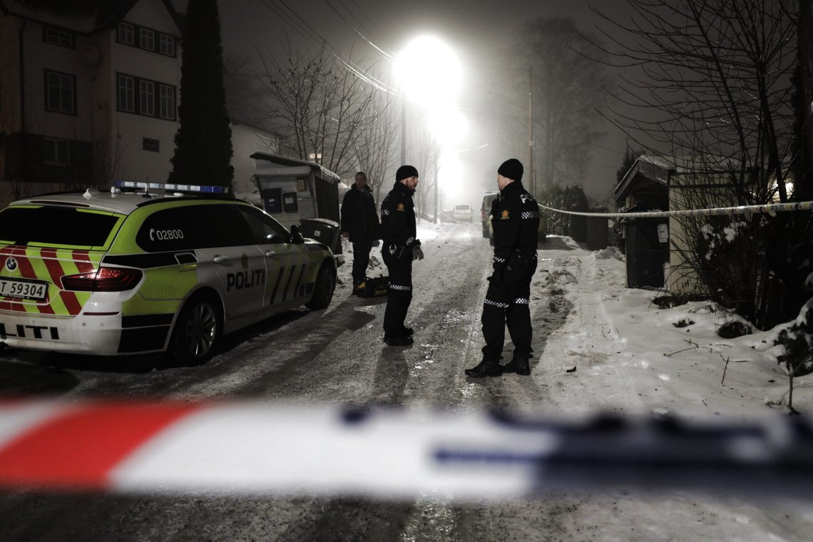 Oslo 20191204.
Politiet leter etter en eller flere gjerningspersoner etter at en person ble funnet med stikkskader på Grorud i Oslo onsdag ettermiddag.
Foto: Ørn Borgen / NTB Oslo 20191204.
Politiet leter etter en eller flere gjerningspersoner etter at en person ble funnet med stikkskader på Grorud i Oslo onsdag ettermiddag.
Foto: Ørn Borgen / NTB