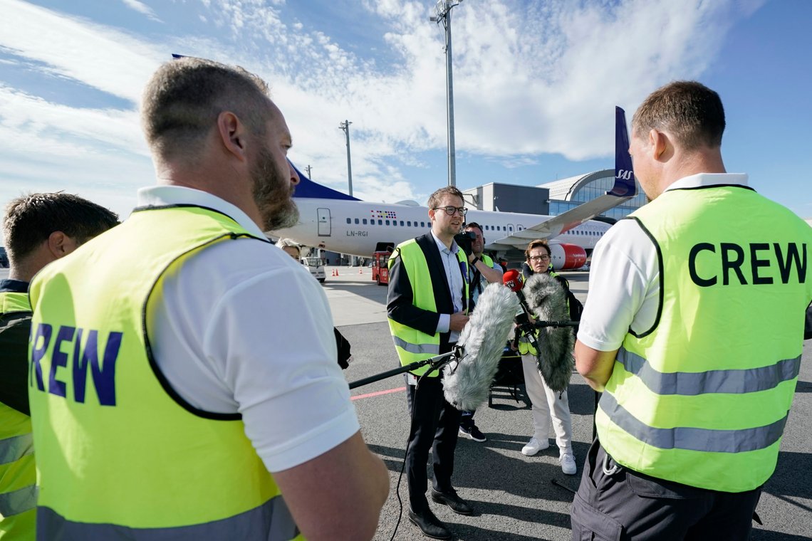 Gardermoen 20200914.
Barne- og familieminister Kjell Ingolf Ropstad møter det norske medisinske teamet som skal bistå greske myndigheter etter brannen i Moria-leiren på Lesbos.
Foto: Stian Lysberg Solum / NTB scanpix Gardermoen 20200914.
Barne- og familieminister Kjell Ingolf Ropstad møter det norske medisinske teamet som skal bistå greske myndigheter etter brannen i Moria-leiren på Lesbos.
Foto: Stian Lysberg Solum / NTB scanpix