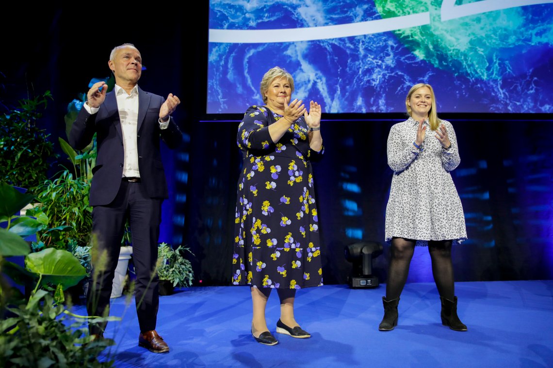 Gardermoen 20200911.
Finansminister Jan Tore Sanner, Statsminister Erna Solberg og oljeminister Tina Bru er valgt til høyres nye ledertrio, under Høyres landsmøte på Gardermoen.
Foto: Vidar Ruud / NTB scanpix Gardermoen 20200911.
Finansminister Jan Tore Sanner, Statsminister Erna Solberg og oljeminister Tina Bru er valgt til høyres nye ledertrio, under Høyres landsmøte på Gardermoen.
Foto: Vidar Ruud / NTB scanpix