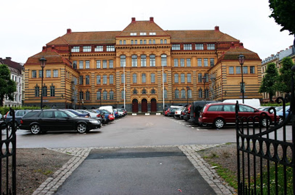 Schillerska gymnasiet. Foto: Google maps Schillerska gymnasiet. Foto: Google maps