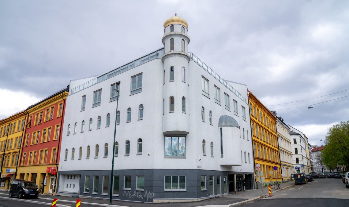 Oslo 20200424.
Moskeen Tawfiiq er stengt på grunn av korona-krisen, dette skaper utfordringer i forbindelse med ramadan.
Foto: Thomas Brun / NTB Oslo 20200424.
Moskeen Tawfiiq er stengt på grunn av korona-krisen, dette skaper utfordringer i forbindelse med ramadan.
Foto: Thomas Brun / NTB
