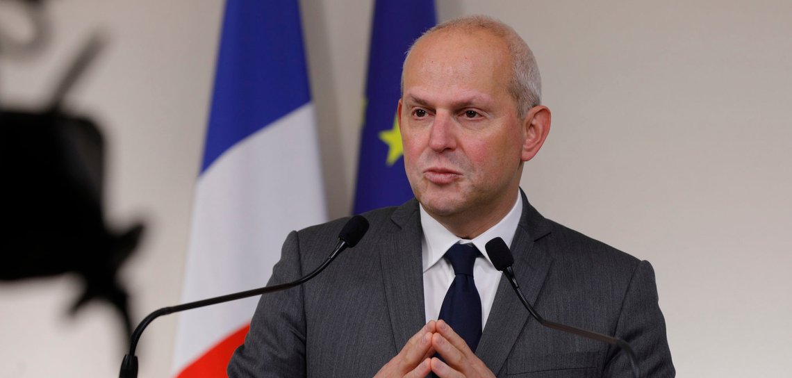 FILE - In this March 28, 2020 file photo, French Director General of Health Jerome Salomon speaks in Paris. French police searched the homes of the former prime minister, the current and former health ministers and other top officials Thursday in an investigation into the government response to the global coronavirus pandemic. Among those whose homes were searched include former Prime Minister Edouard Philippe, Veran, his predecessor Agnes Buzyn, top health official Jerome Salomon, and Sibeth Ndiaye, former government spokeswoman. (Geoffroy van Der Hasselt, Pool via AP) FILE - In this March 28, 2020 file photo, French Director General of Health Jerome Salomon speaks in Paris. French police searched the homes of the former prime minister, the current and former health ministers and other top officials Thursday in an investigation into the government response to the global coronavirus pandemic. Among those whose homes were searched include former Prime Minister Edouard Philippe, Veran, his predecessor Agnes Buzyn, top health official Jerome Salomon, and Sibeth Ndiaye, former government spokeswoman. (Geoffroy van Der Hasselt, Pool via AP)