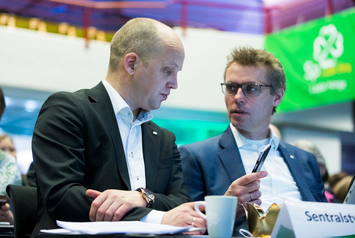 Hamar 20190322.
Senterpartiet (SP) og Trygve Slagsvold Vedum på landsmøtet på Hamar. Ola Borten Moe t.h.
Foto: Terje Pedersen / NTB Hamar 20190322.
Senterpartiet (SP) og Trygve Slagsvold Vedum på landsmøtet på Hamar. Ola Borten Moe t.h.
Foto: Terje Pedersen / NTB