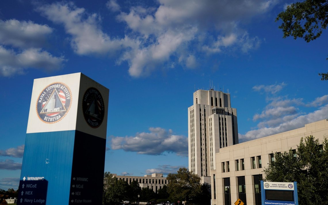 Walter Reed National Military Medical Center is seen shortly after the White House announced that President Donald Trump will be helicoptering to the hospital and "will be working from the presidential offices at Walter Reed for the next few days" after testing positive for the coronavirus disease (COVID-19), in Bethesda, Maryland, U.S., October 2, 2020. REUTERS/Joshua Roberts Walter Reed National Military Medical Center is seen shortly after the White House announced that President Donald Trump will be helicoptering to the hospital and "will be working from the presidential offices at Walter Reed for the next few days" after testing positive for the coronavirus disease (COVID-19), in Bethesda, Maryland, U.S., October 2, 2020. REUTERS/Joshua Roberts