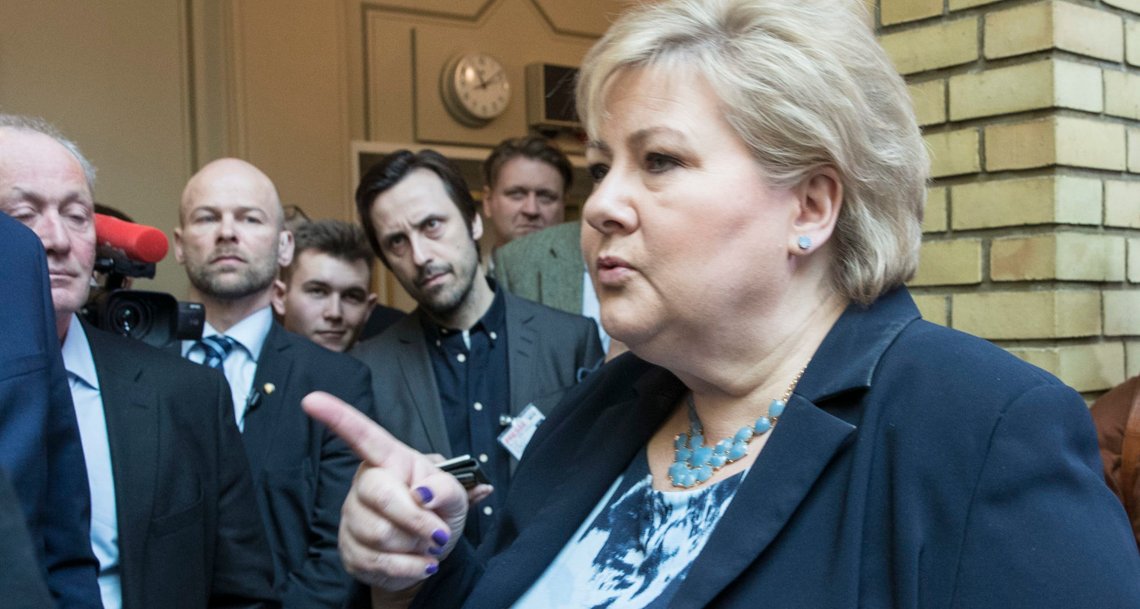 Oslo 20180320.
Statsminister Erna Solberg (H) med pekefingeren i vandrehallen tirsdag, samme dag som Sylvi Listhaug gikk av som justisminister.
Foto: Vidar Ruud / NTB Oslo 20180320.
Statsminister Erna Solberg (H) med pekefingeren i vandrehallen tirsdag, samme dag som Sylvi Listhaug gikk av som justisminister.
Foto: Vidar Ruud / NTB