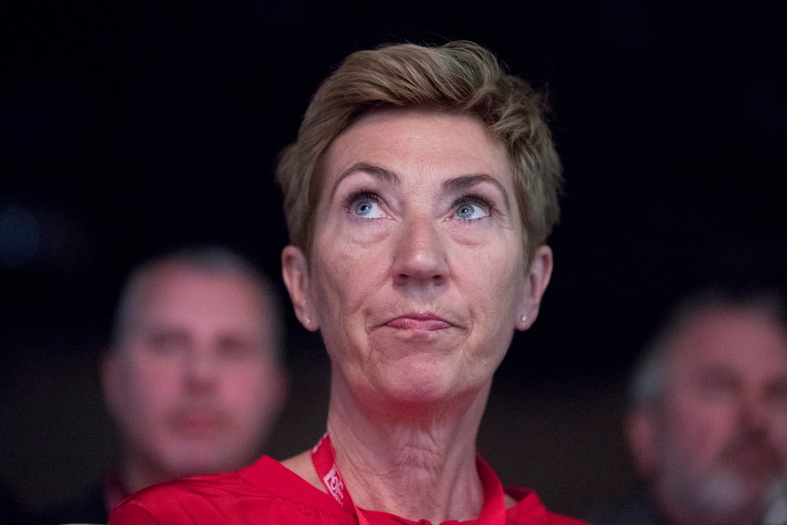 Oslo 20170508.
Peggy Hessen Følsvik når LO-kongressen åpner.
Foto: Terje Pedersen / NTB Oslo 20170508.
Peggy Hessen Følsvik når LO-kongressen åpner.
Foto: Terje Pedersen / NTB