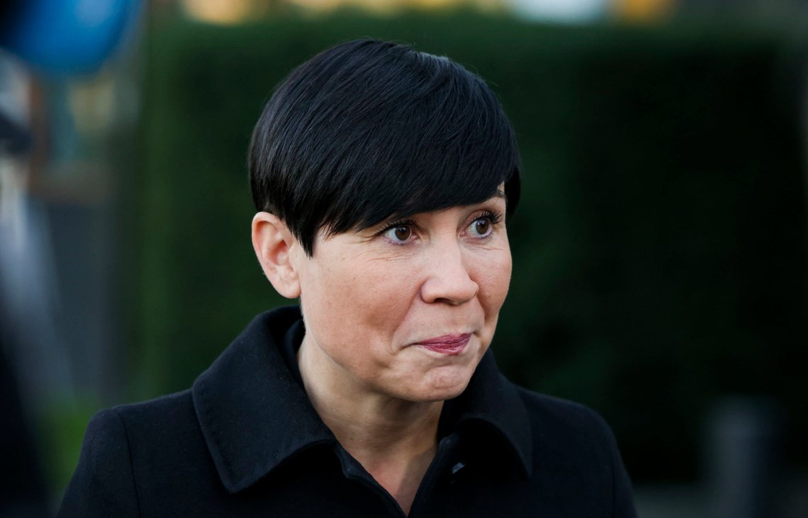 Oslo 20201013.
Utenriksminister Ine Eriksen Søreide møter pressen utenfor utenriksdepartementet i forbindelse med at Regjeringen mener at Russland står bak et datainnbruddet mot Stortinget.
Foto: Ørn E. Borgen / NTB Oslo 20201013.
Utenriksminister Ine Eriksen Søreide møter pressen utenfor utenriksdepartementet i forbindelse med at Regjeringen mener at Russland står bak et datainnbruddet mot Stortinget.
Foto: Ørn E. Borgen / NTB