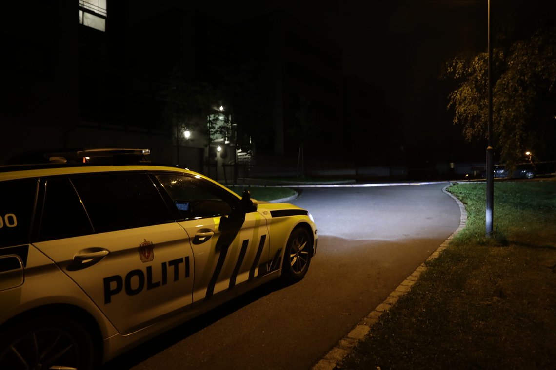Oslo 20200909.
Politi på stedet der flere ble skudd avfyrt gjennom vindu på Furuset natt til onsdag.
Foto: Berit Roald / NTB Oslo 20200909.
Politi på stedet der flere ble skudd avfyrt gjennom vindu på Furuset natt til onsdag.
Foto: Berit Roald / NTB
