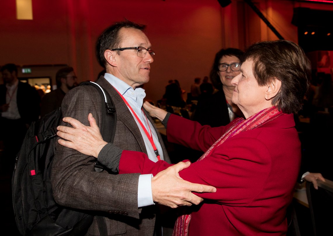 Oslo 20190407.
Espen Barth Eide og Gro Harlem Brundtland under landsmøtet til Arbeiderpartiet i Folkets Hus i Oslo
Foto: Terje Pedersen / NTB Oslo 20190407.
Espen Barth Eide og Gro Harlem Brundtland under landsmøtet til Arbeiderpartiet i Folkets Hus i Oslo
Foto: Terje Pedersen / NTB
