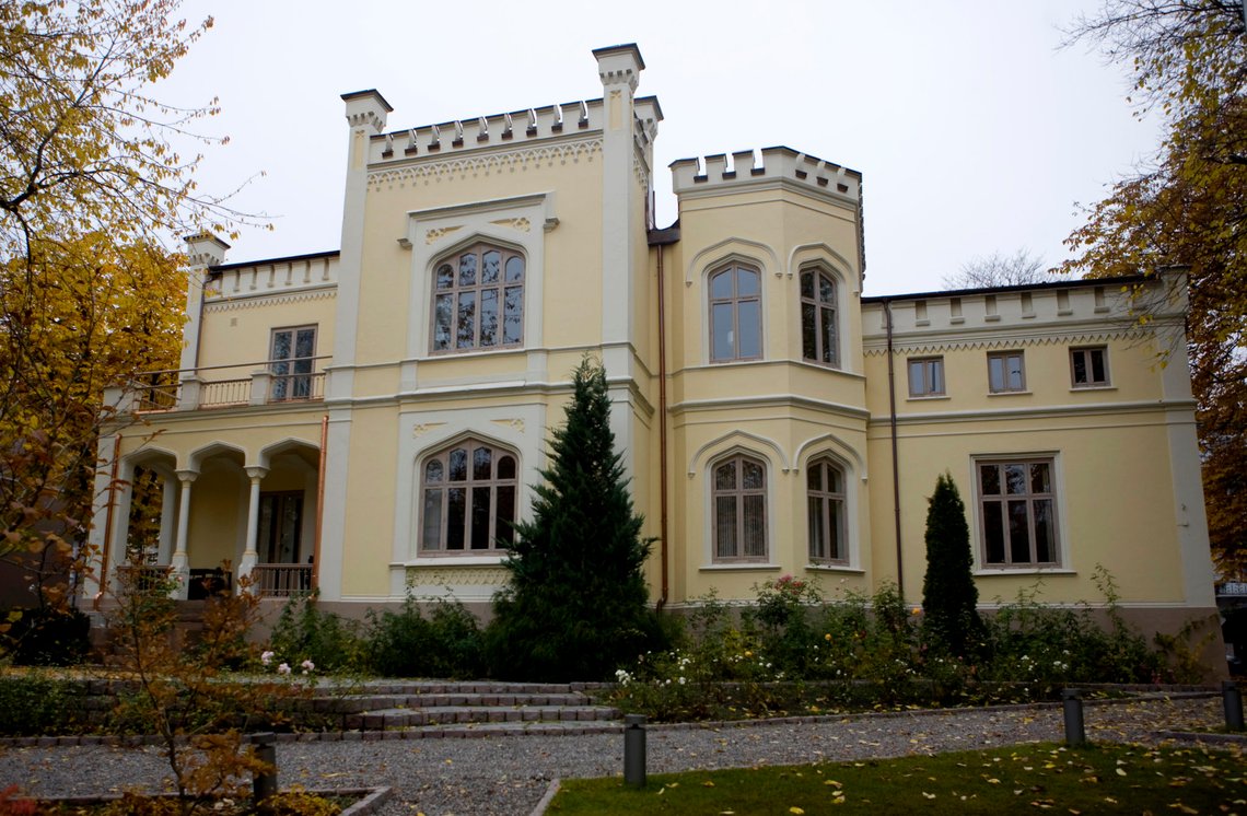 Oslo 20091031.
Eksteriør av Inkognitogaten 1 i Oslo, der PR-byrået First House har leid lokaler. Tidligere statsråd Bjarne Håkon Hanssen disponerer en leilighet i den samme bygården.
Foto: Jon-Michael Josefsen / Scanpix Oslo 20091031.
Eksteriør av Inkognitogaten 1 i Oslo, der PR-byrået First House har leid lokaler. Tidligere statsråd Bjarne Håkon Hanssen disponerer en leilighet i den samme bygården.
Foto: Jon-Michael Josefsen / Scanpix
