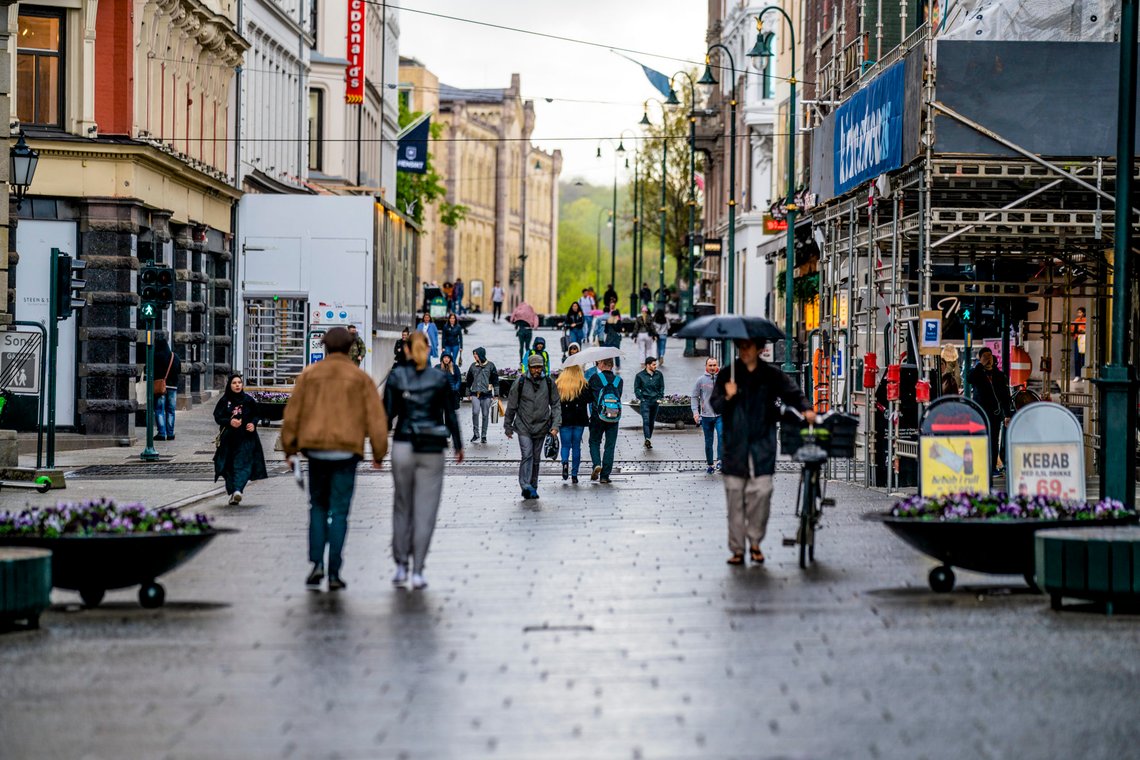 Oslo 20200502.
Etter at mange butikker i Oslo har vært koronastengt åpner de så smått i sentrum igjen.
Foto: Stian Lysberg Solum / NTB Oslo 20200502.
Etter at mange butikker i Oslo har vært koronastengt åpner de så smått i sentrum igjen.
Foto: Stian Lysberg Solum / NTB