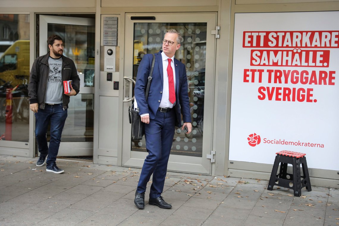 STOCKHOLM 20180910
Närings- och innovationsminister Mikael Damberg (S) lämnar socialdemokraternas partikansli på Sveavägen i Stockholm, daegn efter valet.
Foto: Sören Andersson / TT / kod 1037 STOCKHOLM 20180910
Närings- och innovationsminister Mikael Damberg (S) lämnar socialdemokraternas partikansli på Sveavägen i Stockholm, daegn efter valet.
Foto: Sören Andersson / TT / kod 1037