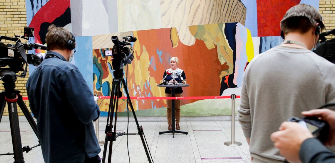 Oslo 20201123.
Siv Jensen uttaler seg om status for budsjettforhandlingene, mandag i stortingets vandrehall.
Foto: Vidar Ruud / NTB Oslo 20201123.
Siv Jensen uttaler seg om status for budsjettforhandlingene, mandag i stortingets vandrehall.
Foto: Vidar Ruud / NTB