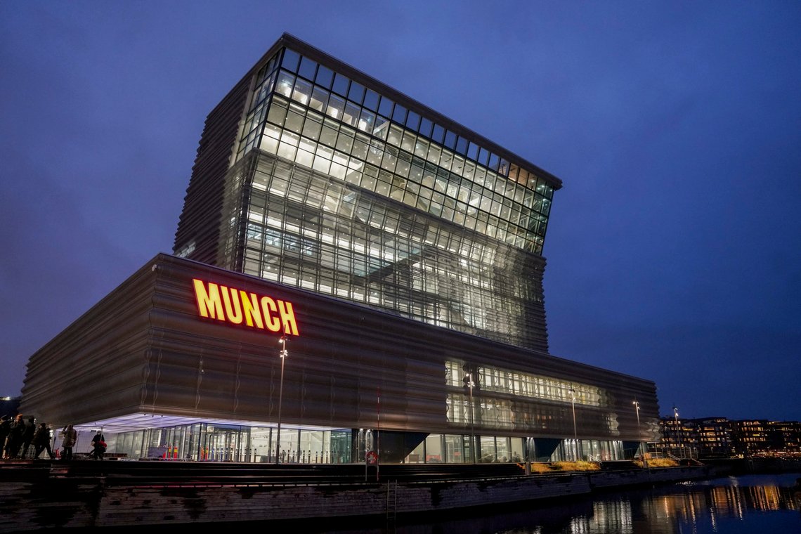 Oslo 20201204.
Lyset på skiltet MUNCH på det nye Munchmuséet i Bjørvika slås på.
Foto: Fredrik Hagen / NTB Oslo 20201204.
Lyset på skiltet MUNCH på det nye Munchmuséet i Bjørvika slås på.
Foto: Fredrik Hagen / NTB