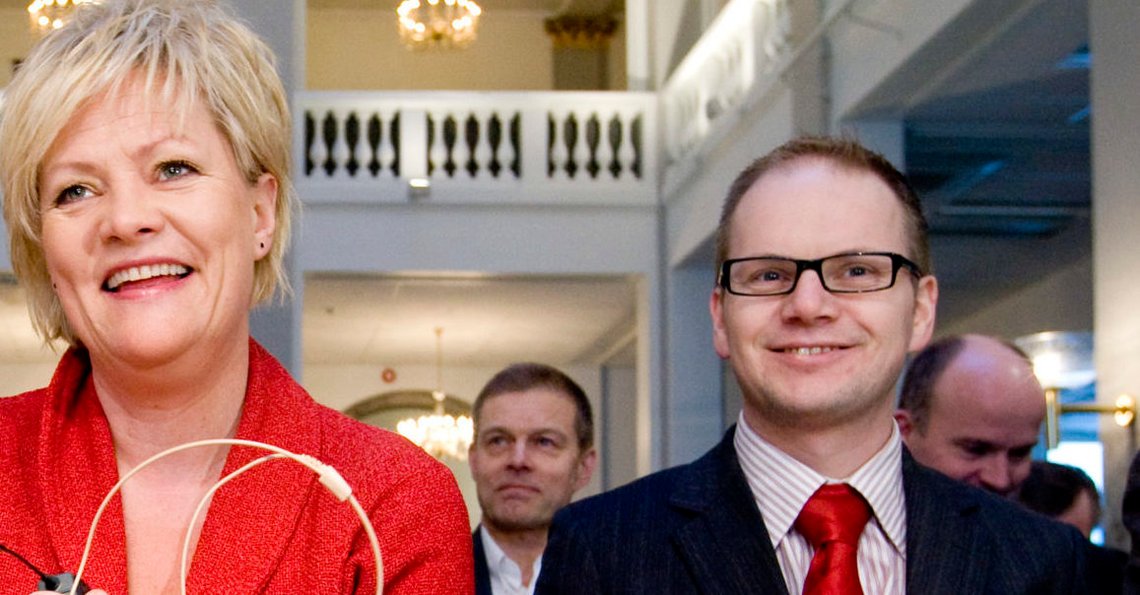 OSLO 20090128:
F.v. barne- og likestillingsminister Anniken Huitfeldt, finansminister Kristin Halvorsen og statssekretær Ole Morten Geving deltok onsdag morgen på lanseringen av Bytt Bank, et nytt verktøy på Finansportalen.no som skal hjelpe forbrukerne med å sette i gang forhandlinger med bankene.
Foto: Håkon Mosvold Larsen / NTB OSLO 20090128:
F.v. barne- og likestillingsminister Anniken Huitfeldt, finansminister Kristin Halvorsen og statssekretær Ole Morten Geving deltok onsdag morgen på lanseringen av Bytt Bank, et nytt verktøy på Finansportalen.no som skal hjelpe forbrukerne med å sette i gang forhandlinger med bankene.
Foto: Håkon Mosvold Larsen / NTB