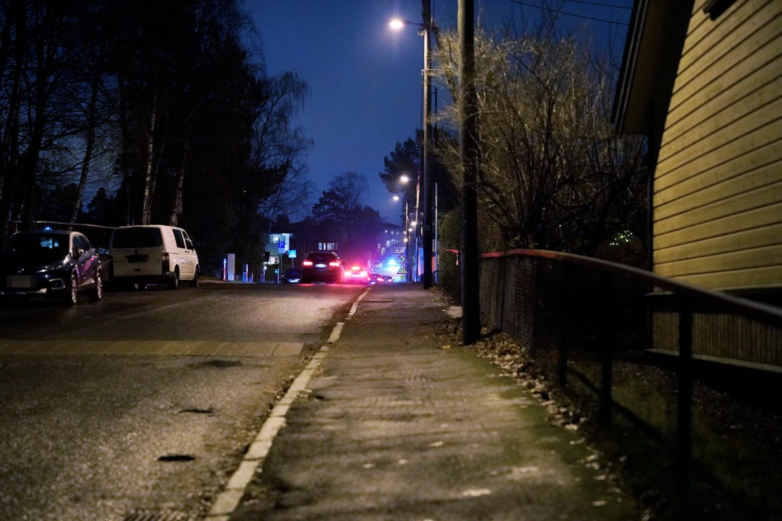 Oslo 20201206.
En mann skal ha blitt utsatt for vold i Lindbäckveien i Oslo lørdag kveld før han skal ha blitt tatt med i en bil sammen med flere andre.
Foto: Fredrik Hagen / NTB Oslo 20201206.
En mann skal ha blitt utsatt for vold i Lindbäckveien i Oslo lørdag kveld før han skal ha blitt tatt med i en bil sammen med flere andre.
Foto: Fredrik Hagen / NTB