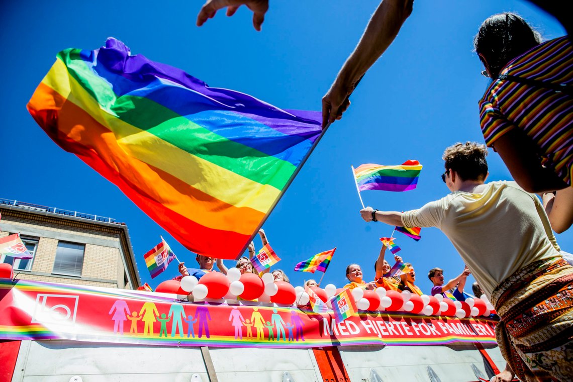 Oslo 20180630.
Fargerikt under Oslo Pride Parade som gikk fra Grønland til Spikersuppa.
Foto: Stian Lysberg Solum / NTB Oslo 20180630.
Fargerikt under Oslo Pride Parade som gikk fra Grønland til Spikersuppa.
Foto: Stian Lysberg Solum / NTB
